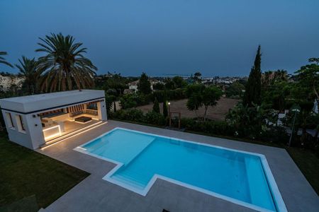 Luxury Villa for rent in Benahavís, Andalusia - Photo 3