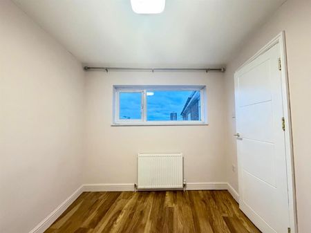 6 Bedroom House To Let - Photo 5