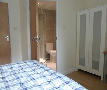 5 bedroom semi-detached house to rent - Photo 3