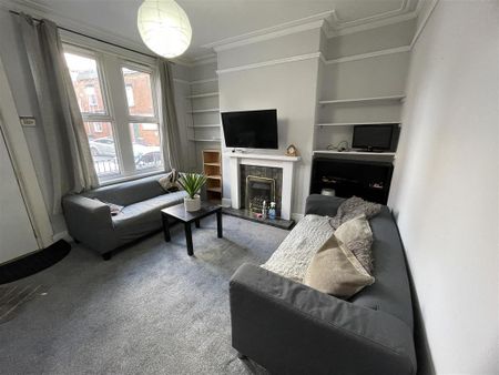 3 bedroom terraced house to rent - Photo 3