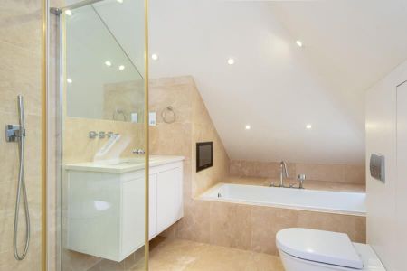1 Bedroom Apartment To Let - Photo 2