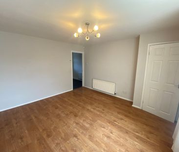 Snowden Walk, Leeds - Photo 2