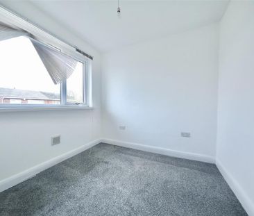 2 bedroom end of terrace house to rent - Photo 1