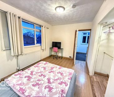 6 bedroom semi-detached house to rent - Photo 6