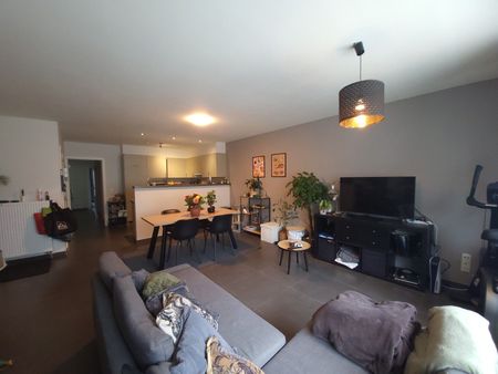 Modern 2-slaapkamerappartement nabij centrum - Photo 2