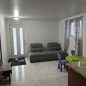 4 1/2 À LOUER (DEMI SOUS-SOL) - Photo 2