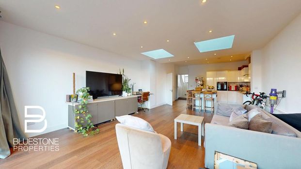 4 bedroom semi-detached house to rent - Photo 1