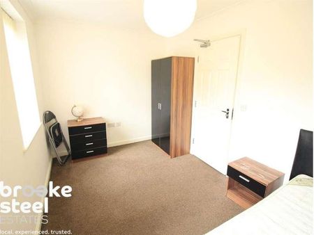 Bandy Fields Place, Salford, M7 - Photo 4