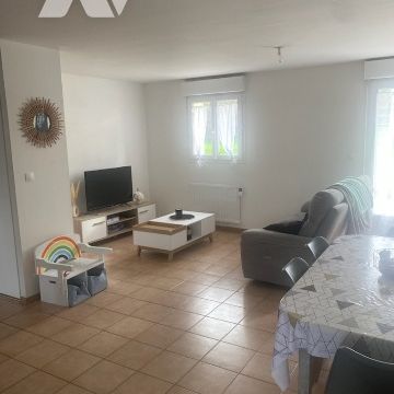 Maison avec jardin et garage - Photo 1