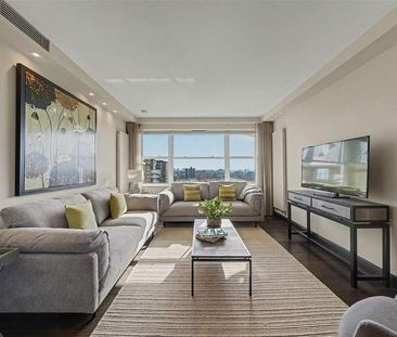 St. Johns Wood Park, London, NW8 - Photo 1