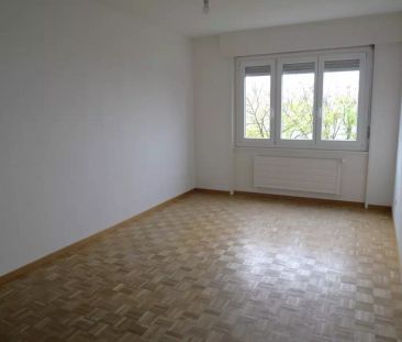 FRIBOURG - IMP. DE LA FORET 24 - 2.5 PIECES 3EME ETAGE - RENOVE - Photo 4