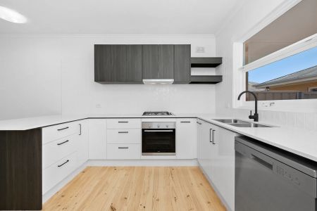 Modern, Fully Renovated Unit in a Convenient Location - Photo 3