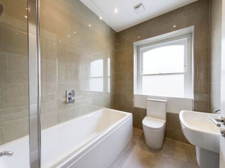 Sutton Court Road, Sutton - Photo 2