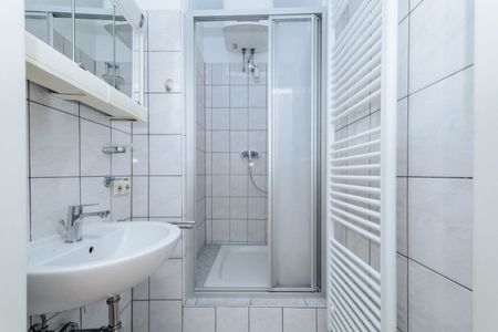 AB 01.01.2026 VERFÜGBAR | GEGENÜBER FH JOANNEUM I 3. STOCK I MODERN SANIERT I SEHR HELL I BIM VOR DER HAUSTÜRE I HAUSTIERE WILLKOMMEN I PROJEKT WOHNEN - Photo 3