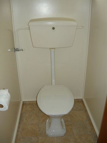 Charming 3BR Home with Ambience & Pleasant Views! - Photo 4