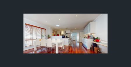 COSY PROPERTY with EASY ACCESS to all AMENITIES! Rossmoyne Senior High School Zone! - Photo 4