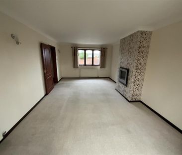4 bedroom detached house to rent - Photo 2