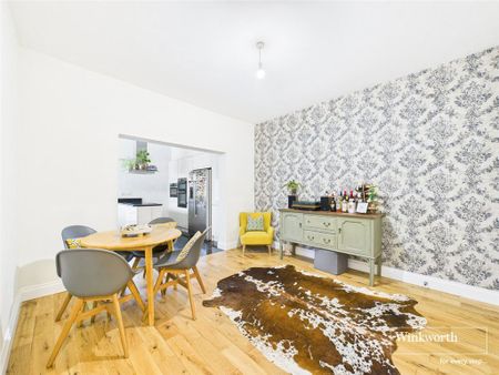 3 bedroom semi-detached house to rent - Photo 4