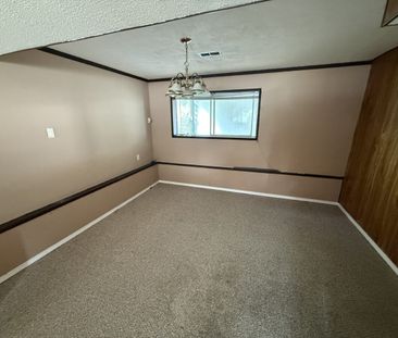 Spacious 4-Bedroom Home in Abbotsford - Photo 5