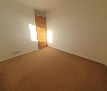 4 bedroom semi-detached house to rent - Photo 4