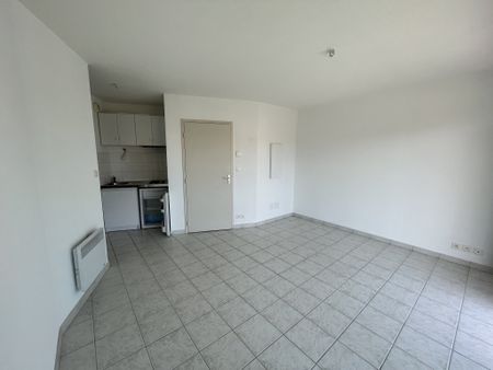 Location Appartement 2 pièces 33m² ONET LE CHATEAU 12850 - Photo 3