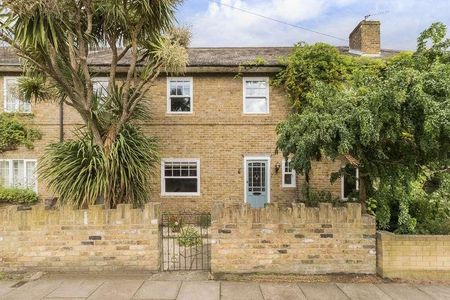 Hawkesbury Road, Putney, London, SW15 - Photo 3