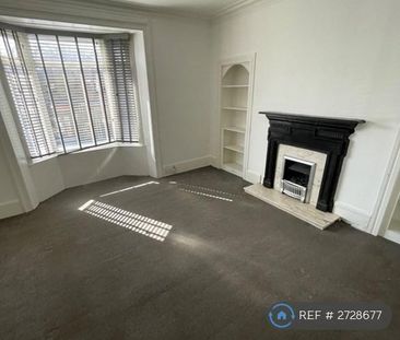 3 bedroom maisonette to rent - Photo 2