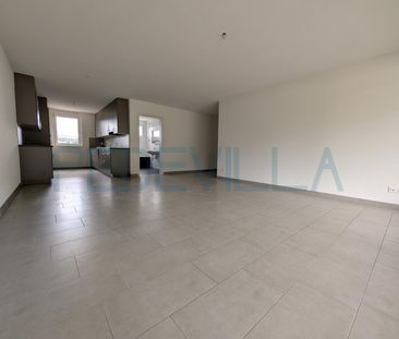 Appartement en attique avec terrasse spacieuse - Photo 1