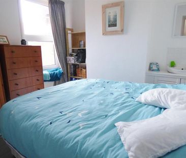 4 bedroom terraced house to rent - Photo 6