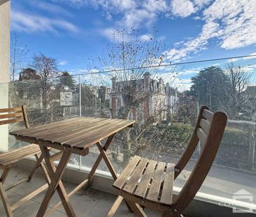 Bel appartement de 2.5 pièces proche du centre-ville - Foto 1