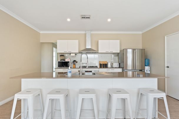 Spacious Family Home for Lease in Baldivis - Photo 1