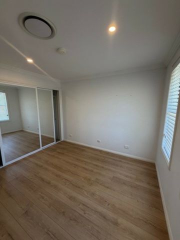 Modern home - Walk to Westfield Sports & Shops - Photo 3