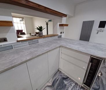4 bedroom detached house to rent - Photo 1