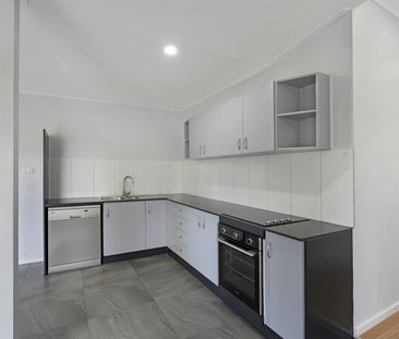 Fennell Bay Residence: A Tranquil Lifestyle Awaits - Photo 6