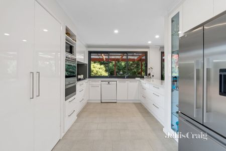 2 Elmwood Rise, Eltham North - Photo 2