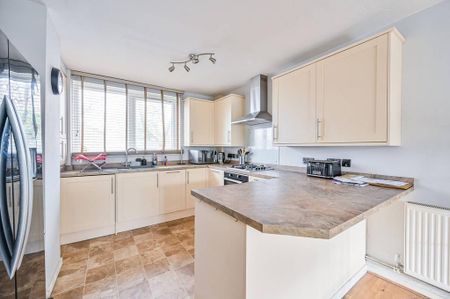 3 bedroom maisonette to rent - Photo 5