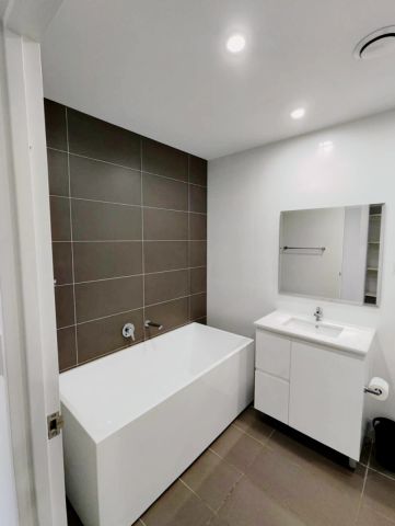 3 bed 2 bath - Photo 4