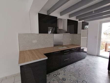 Location Maison 5 pièces 106m² STE SAVINE 10300 - Photo 2