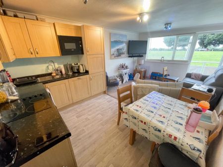 To Rent Grove Road, Lansdowne, Bournemouth, BH1 £1,500 pcm Tenancy Info - Photo 2