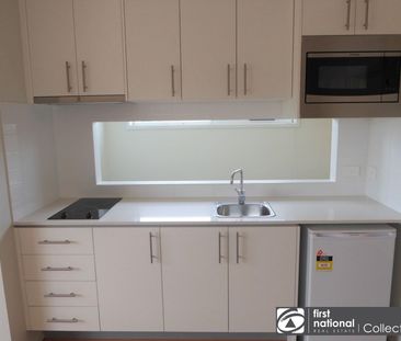 MODERN STUDIO – PRIVATE ACCESS VIA COWELL LANE – WATER INCLUDED - Photo 3