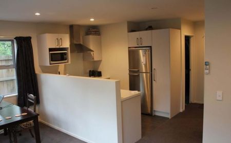 Stylish 3-Bedroom Townhouse for Rent – Your Dream Home Awaits! - Photo 3