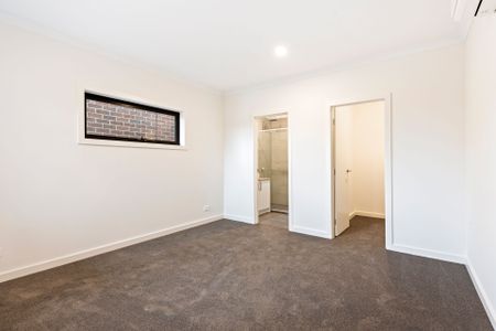 Townhouse Living with Modern Comfort - Photo 3