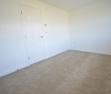 2 bedroom semi-detached house to rent - Photo 6