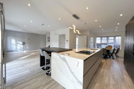 Crossacres, Woking, Surrey, GU22 - Photo 5