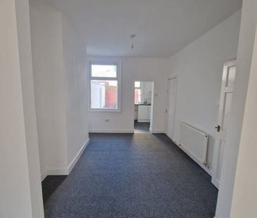 3 Bed Terraced House, Tudor Avenue, CH44 - Photo 3