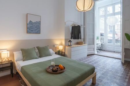 Carrer de Pau Claris, Barcelona, Catalonia 08010 - Photo 3