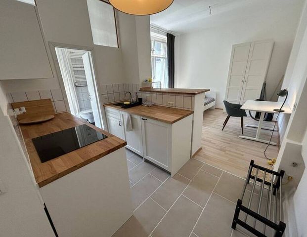 Schönes voll möbliertes Apartment am Tempelhofer Feld - Foto 1