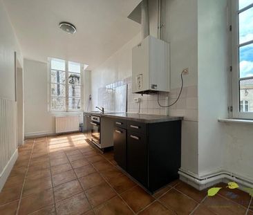 Location Appartement 3 pièces 86m² ST LEONARD DE NOBLAT 87400 - Photo 4