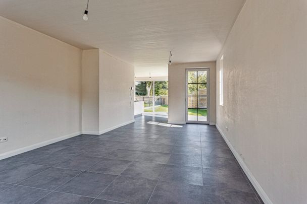 Ruime en kwalitatief afgewerkte nieuwbouw (HOB) met 3 ruime slpks op 412 m² te Olen ! - Foto 1
