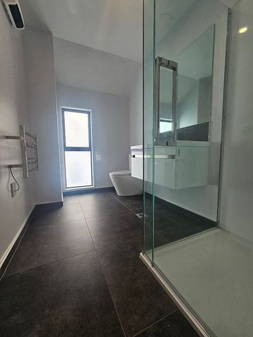 Stunning 3 Bedroom, St Albans Oasis - Photo 5
